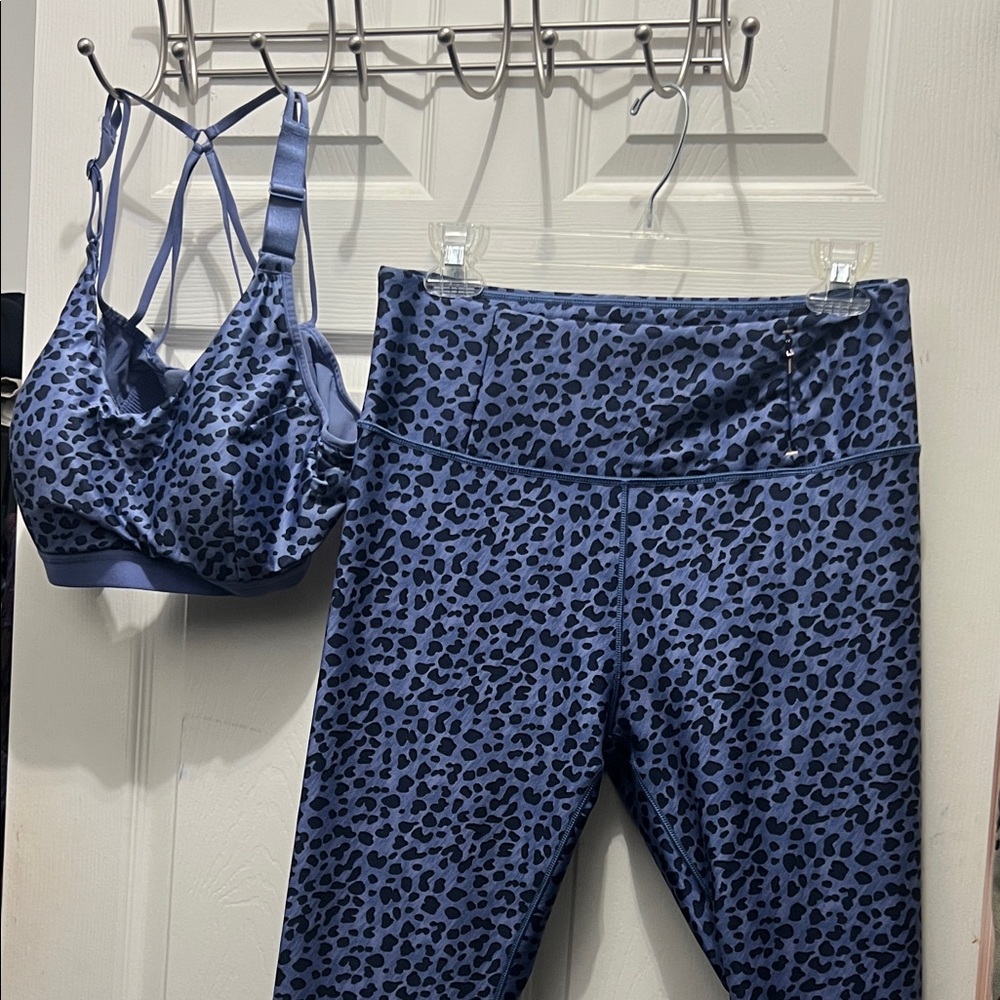 CALIA by Carrie Underwood Blue Leopard Sports Bra/Leggings Set Large
